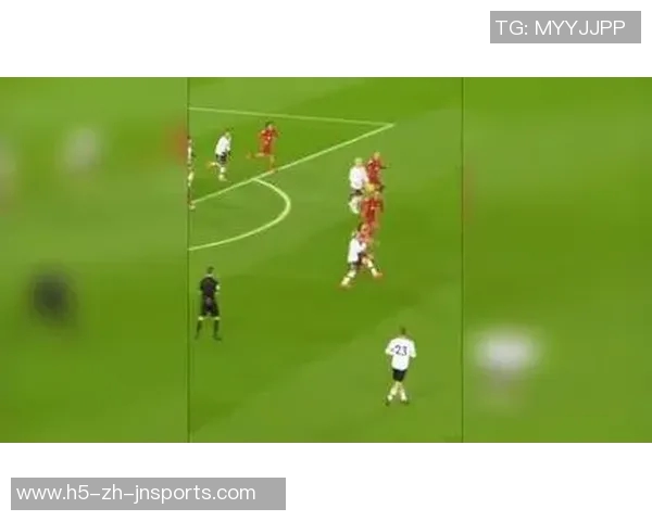 姆伯莫梅开二度助曼联赢得胜利荣膺英超第9轮最佳球员称号 姆伯莫梅开二度助曼联赢得胜利荣膺英超第9轮最佳球员称号