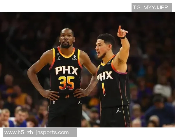 布克创历史新高前八场场均30分5助攻命中率超五成三分命中率达四成 布克创历史新高前八场场均30分5助攻命中率超五成三分命中率达四成