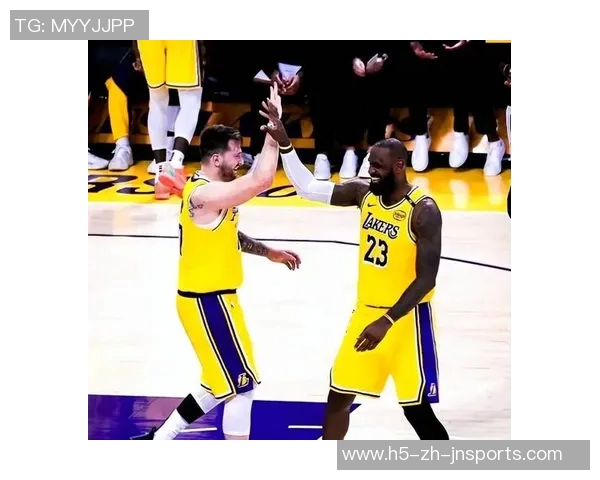 勇士在严控三巨头出场时间下逆袭湖人能否挑战时间老人夺冠