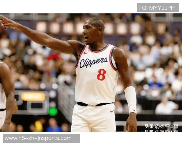 曼恩表现出色全队最高得分21分6篮板助球队奋战难阻失利之路